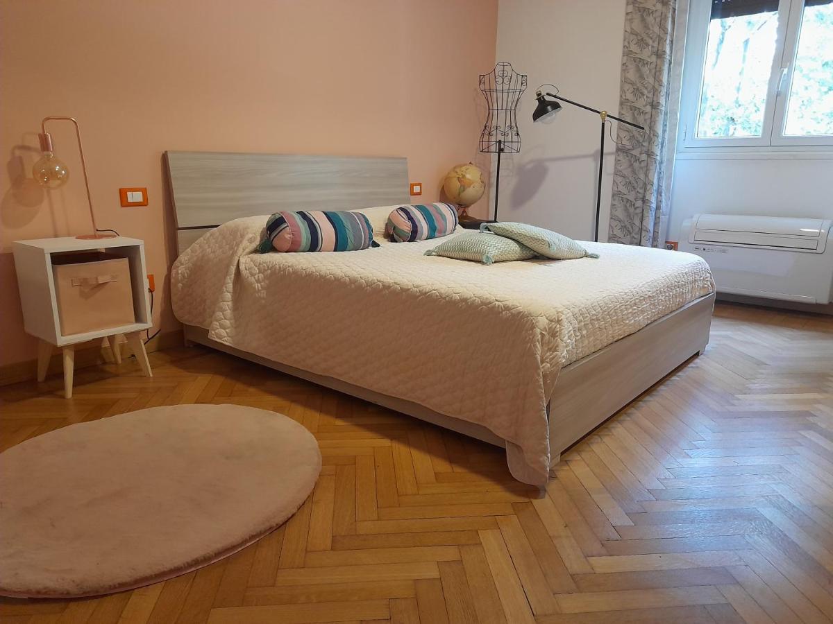 Appartamento Marche Milano Esterno foto