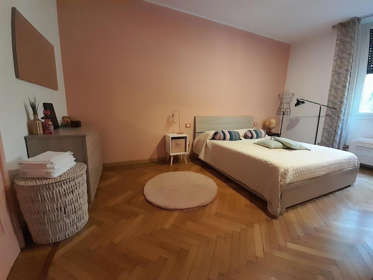 Appartamento Marche Milano Esterno foto