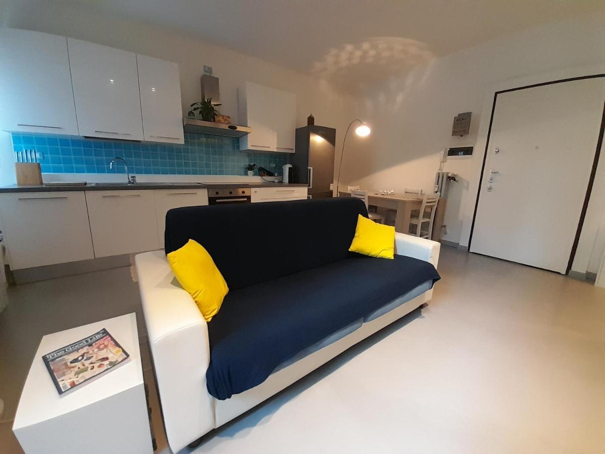 Appartamento Marche Milano Esterno foto