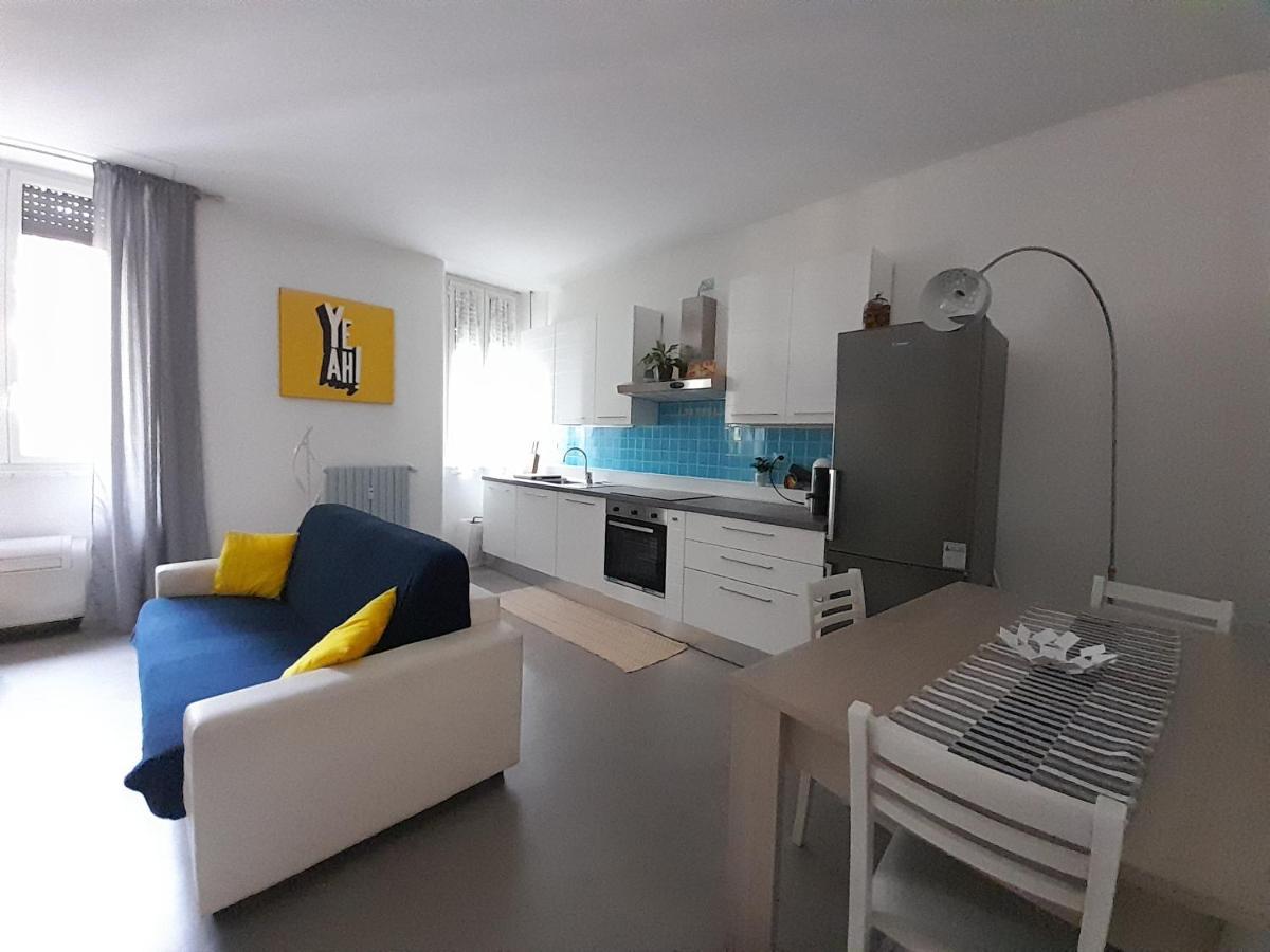 Appartamento Marche Milano Esterno foto